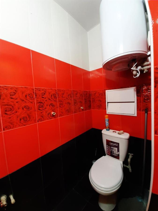 Большая 3 Комнатная Квартира Çerkassi Dış mekan fotoğraf